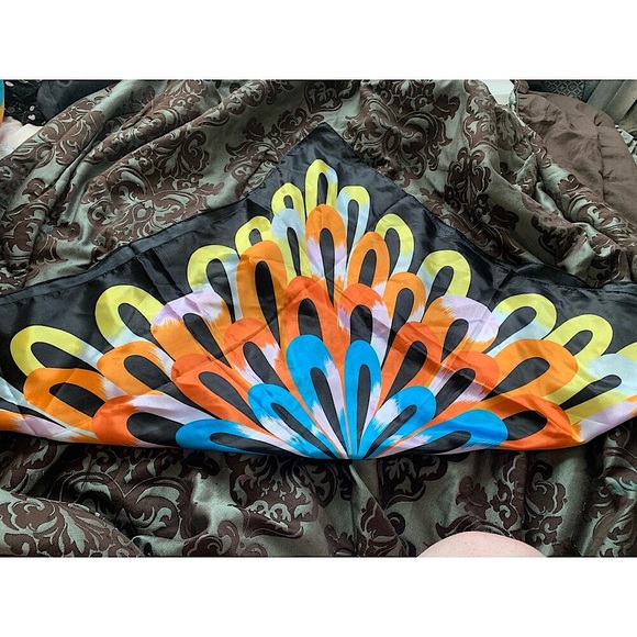 Psychedelic circular pattern satin MOSI scarf multicolor glossy colorful black - Picture 8 of 13